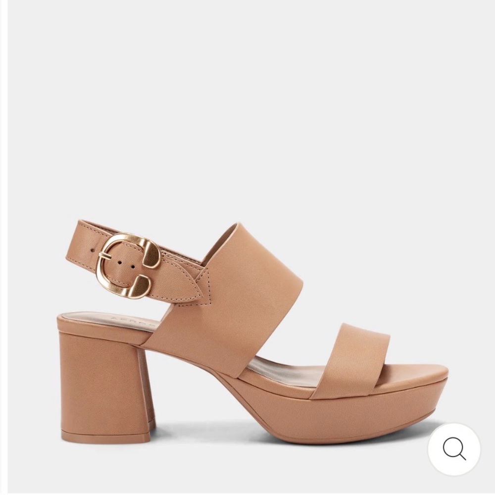 AEROSOLES tan leather sandals